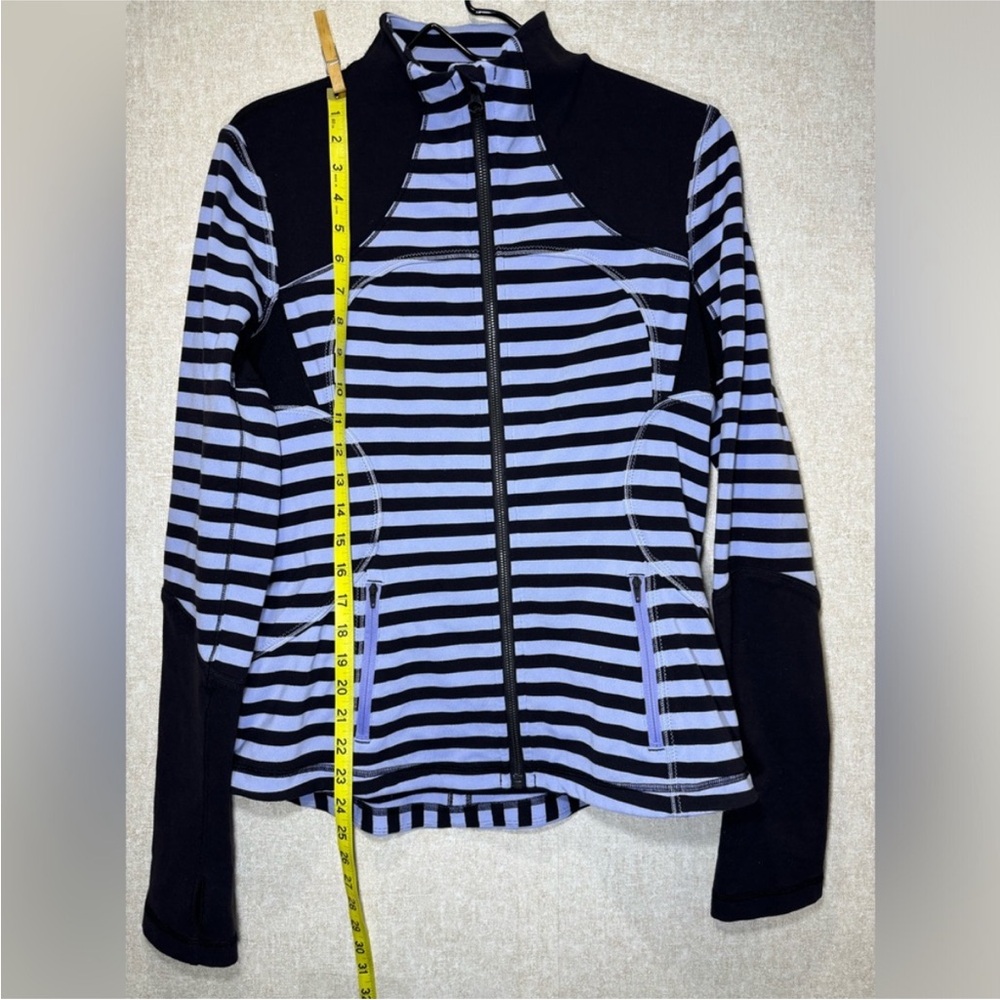 Lululemon Forme Jacket Sea Stripe Polar Haze And Black Yoga Running Size 10 - Picture 5 of 5